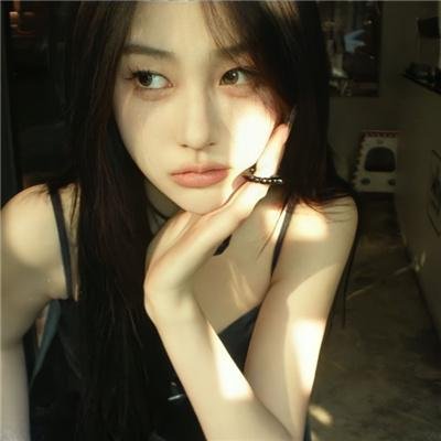 危机中的女人海报